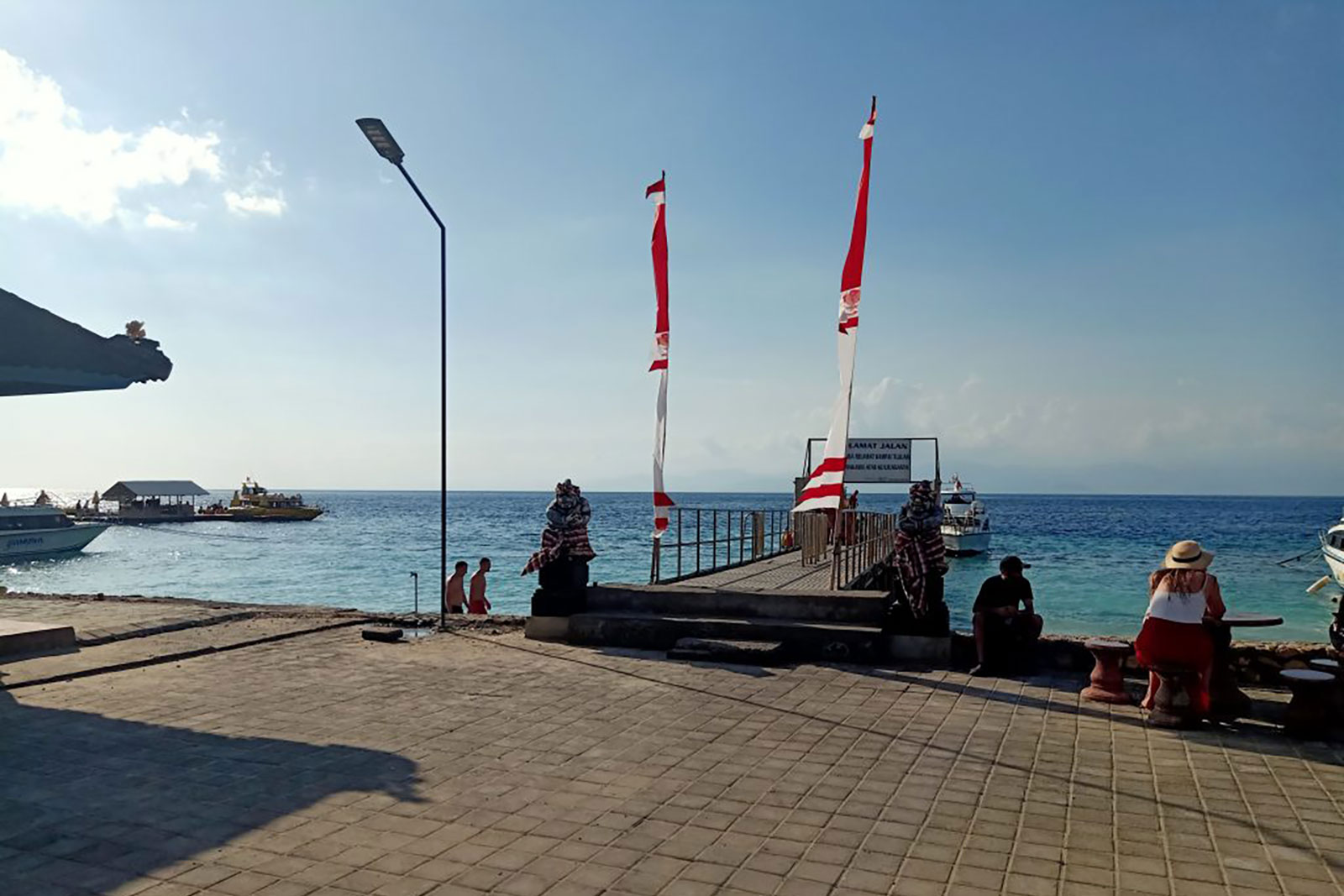 16:00, Boat departs fro Buyuk Penida pier